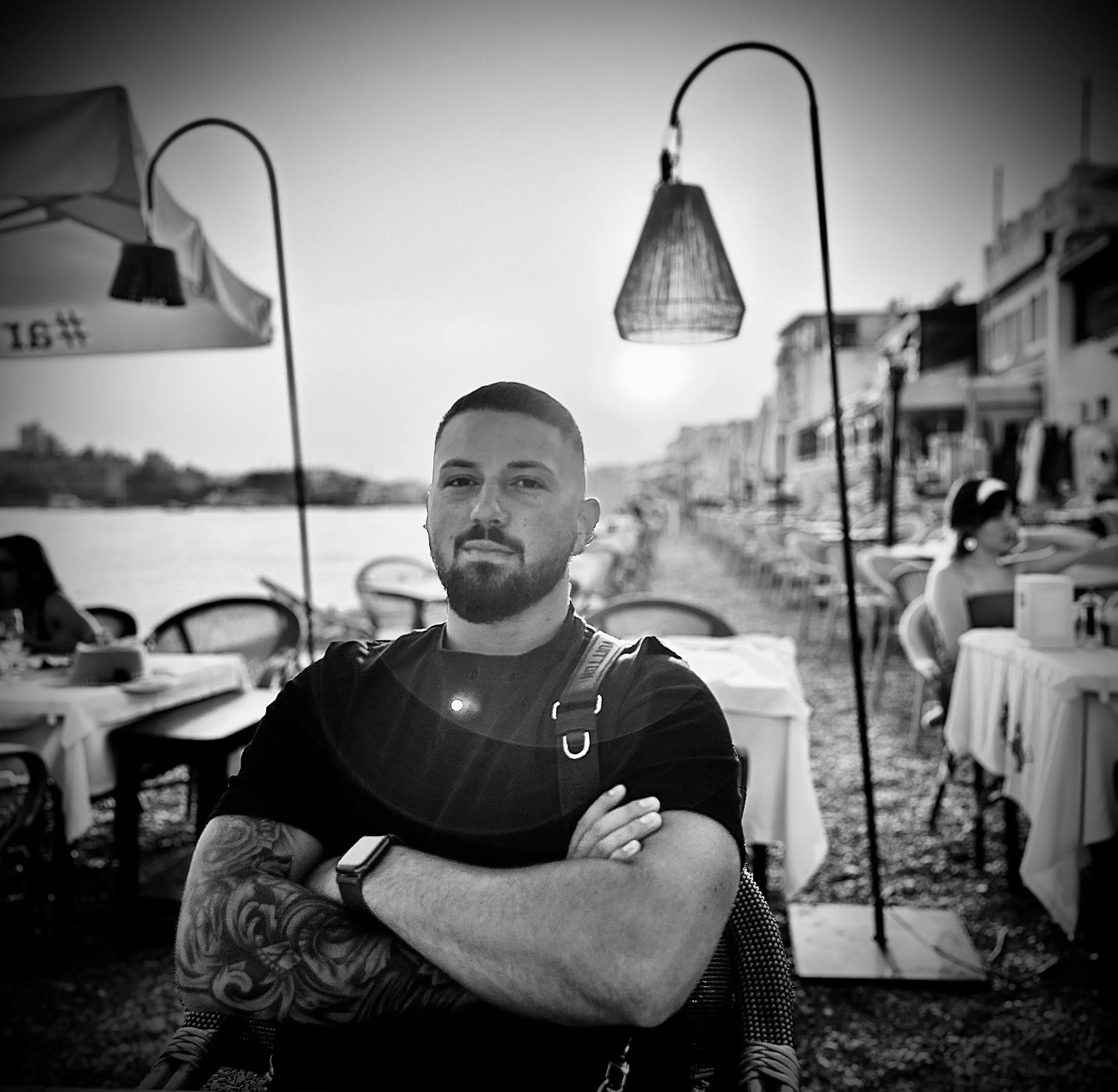 Ein Porträt-Foto von Mikayil